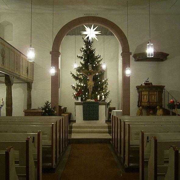 Kirche Queck weihnachtlich